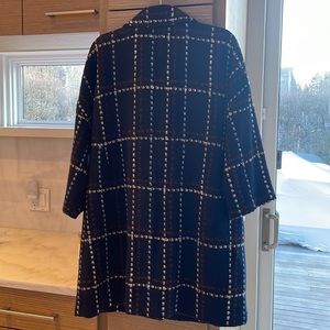 Woman’s Halogen mid-length coat.